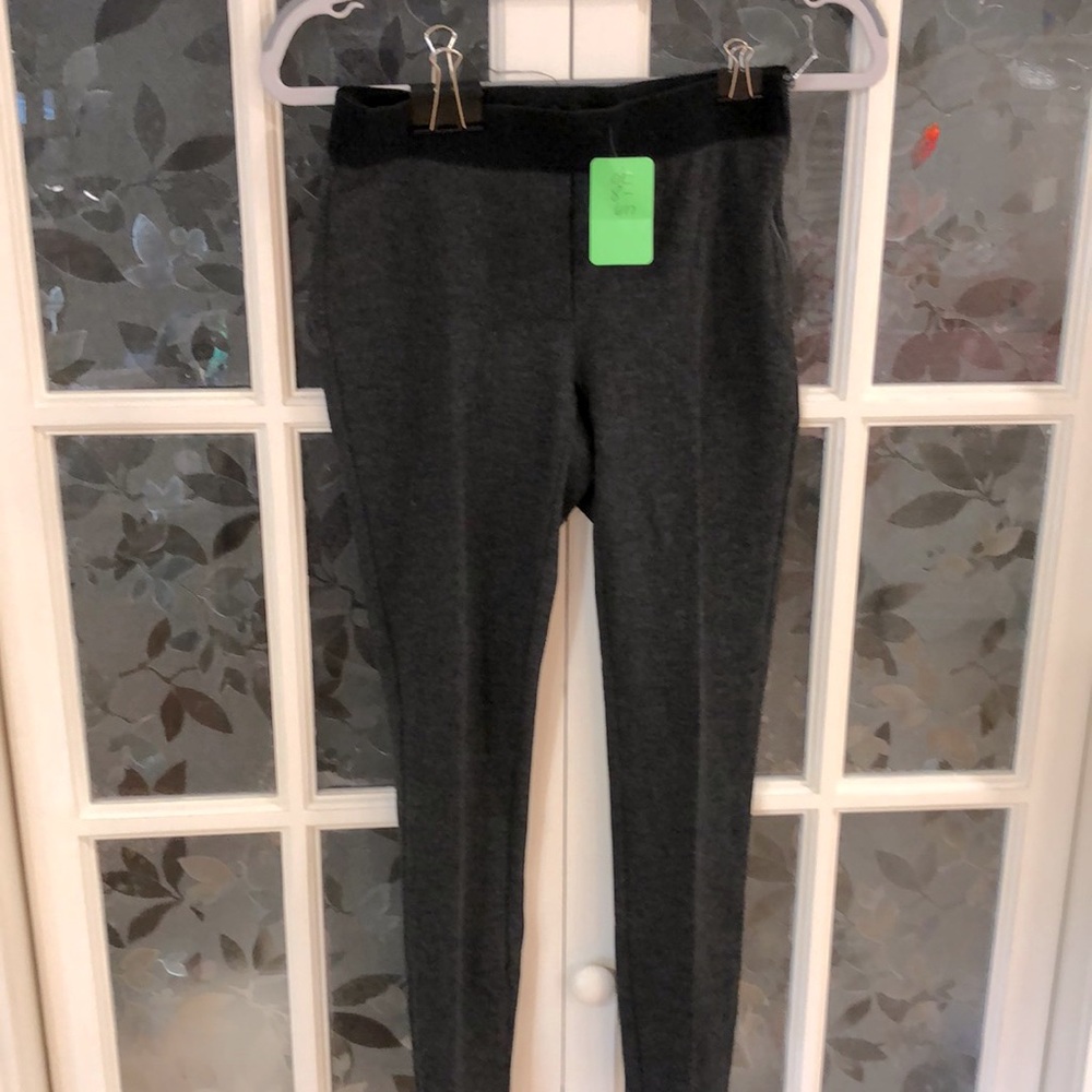 Beautiful Knit blend Trouser,black base waist back pocket. Fitted